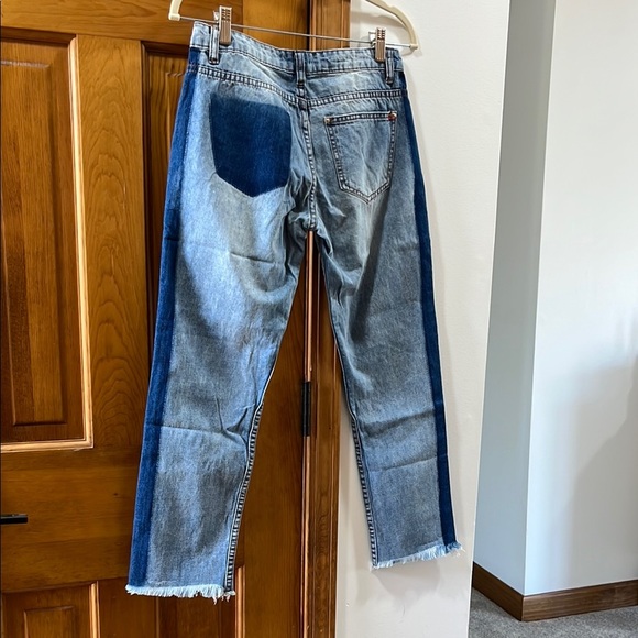 POL NWOT Blue Ankle Cropped Jeans with Two-Tone Design - Picture 3 of 4